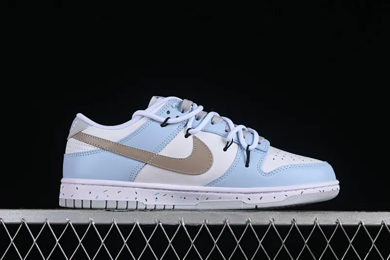 All categories Nk SB Dunk series Nk SB Dunk Low low-top sneakers Nk Dunk Pure "Platinum" Little Bear Story White Blue Brown Simple and versatile SB strap low-top casual sneakers DV0831-101